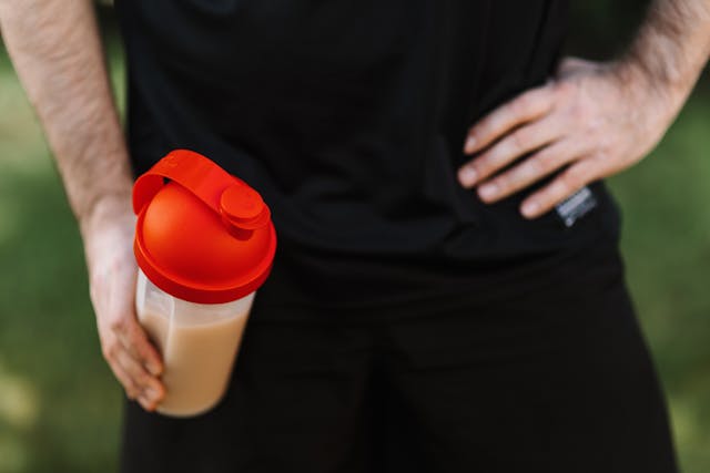 Fördelarna med proteindrinkar: när och hur man använder dem